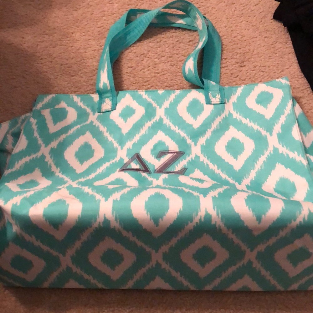 Custom delta zeta bag